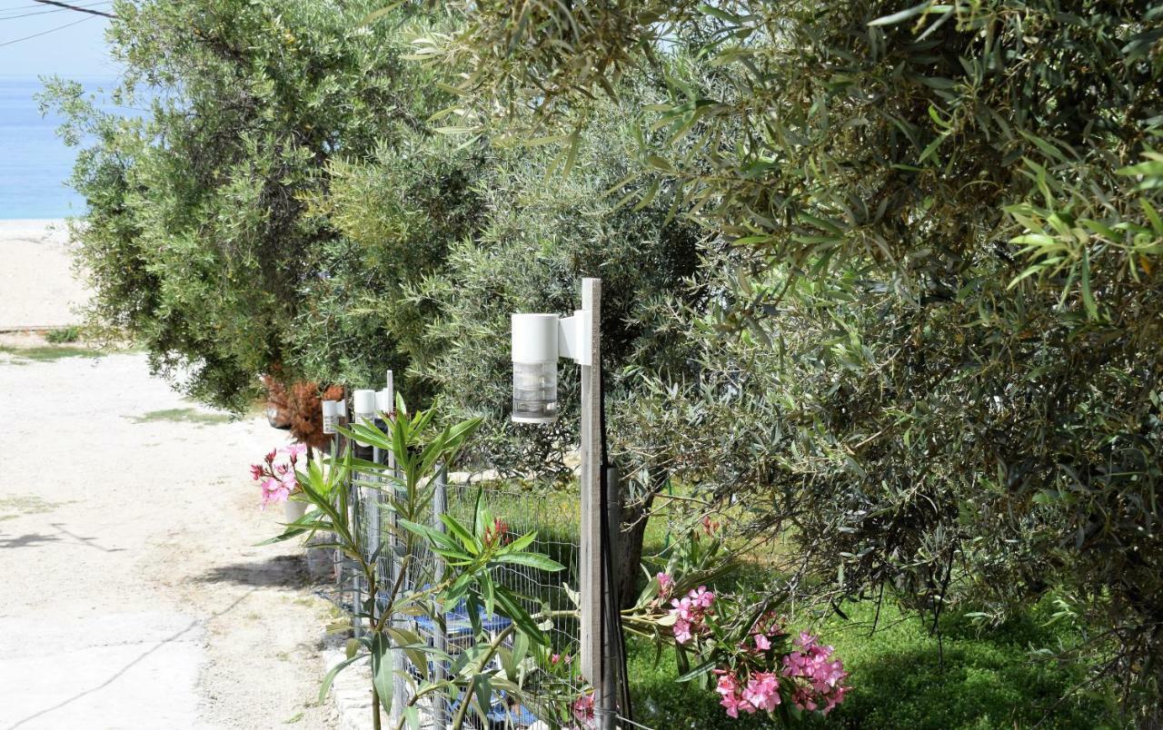 Standard Rooms By Scala Himare Exterior foto
